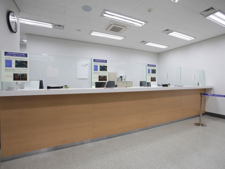 出境审查的窗口