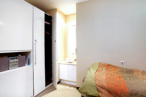 附有储物柜的肌肤护理室