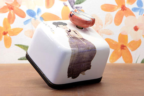 朝鲜后期的风俗画家申润福的
“美人图”