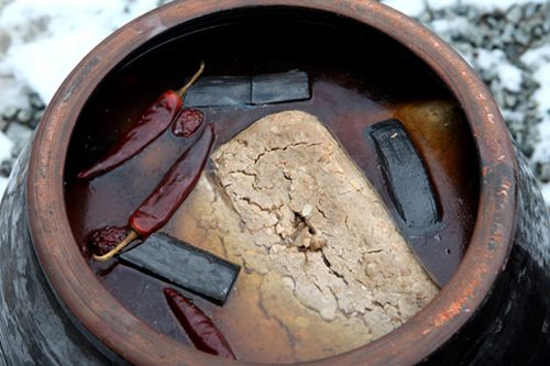 用传统方式发酵的大酱