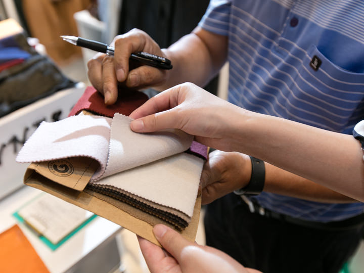 选择不同质地和触感的材料