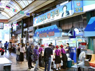 络绎不绝的客人