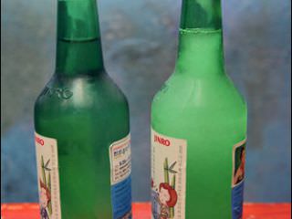 (左)一般烧酒、(右)果子露烧酒