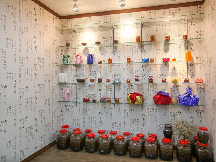 店里陈列着的部分酱汁