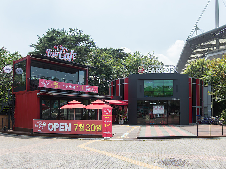 “FC首尔FAN PARK”内设有咖啡厅