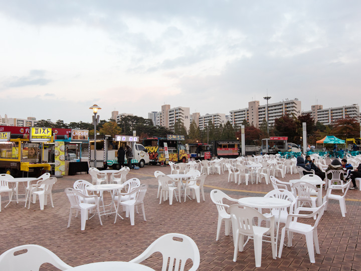 “FC首尔”比赛是出现的美食小摊