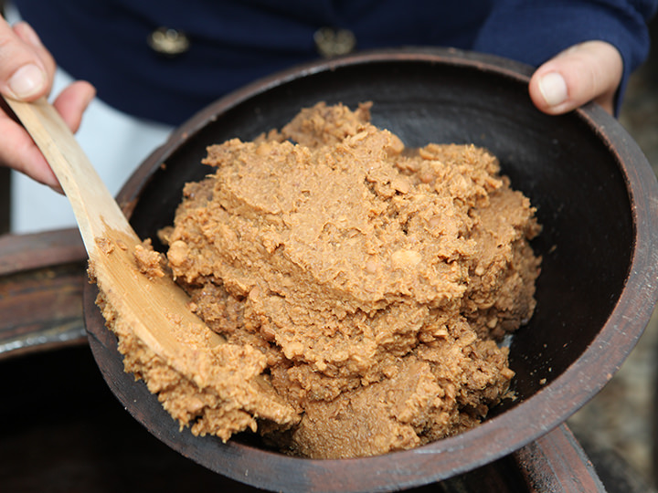 韩国大酱有大豆都被碾碎了的特点