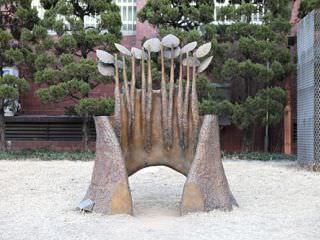 博物馆院内展示的雕刻