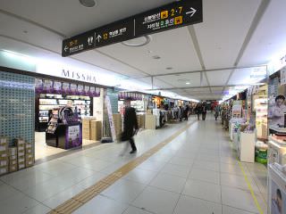 交通方便的“江南站地下购物中心”