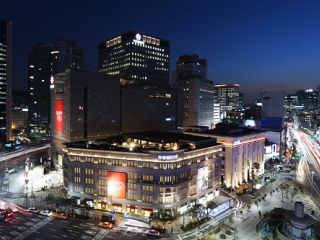 “新世界百货 总店 ”建筑外观