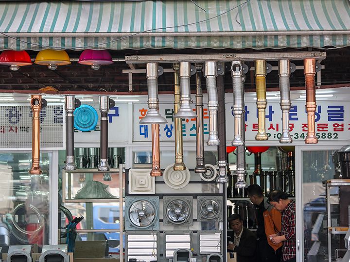 常能在烤肉店看到的排烟管