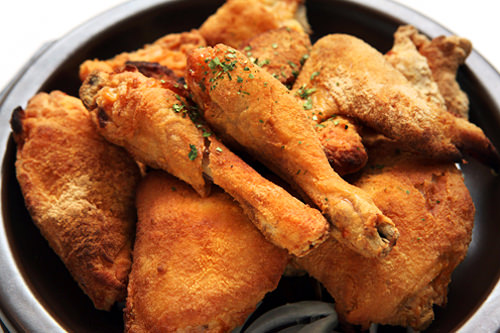 炸鸡
在韩国,炸鸡与啤酒被认为是绝配