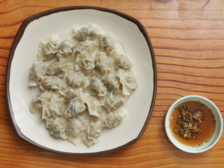 许多客人要求饺子和泥鳅汤一起上菜