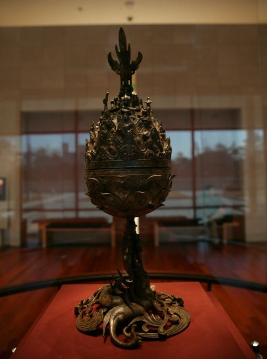 百济金铜大香炉复制品
(百济室)