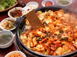 韩国传统“春川铁板鸡”
