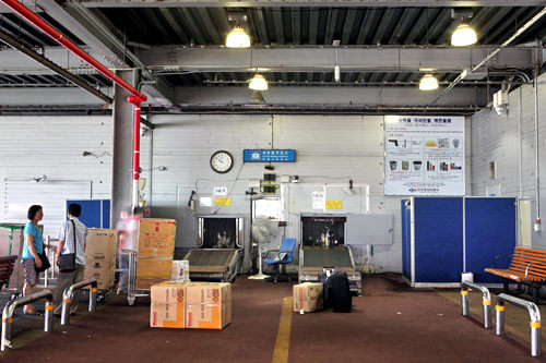 托运行李安检处