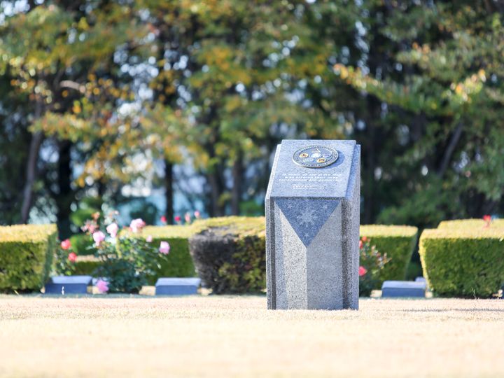 菲律宾纪念碑(战死者120名)