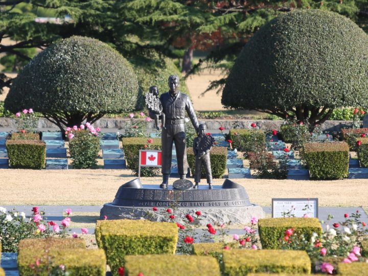 加拿大纪念碑(战死者516名)