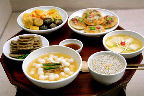 年糕汤、煎饼、酒酿等