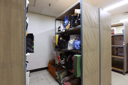 陈列所有拾获物品的保管柜