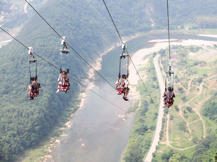 工作人员倒计时,大家一起出发