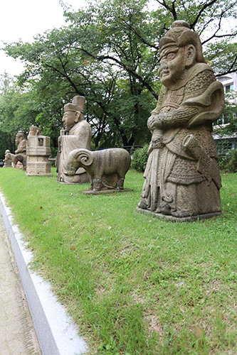 旧英陵石物(首尔有形文化财第42号)