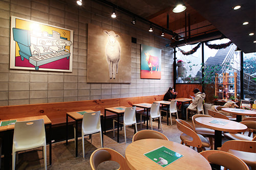 店内的40个座位