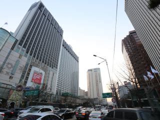 新世界百货店～明洞乐天城前