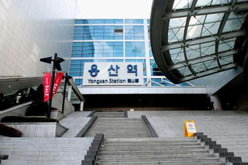 龙山站
可在此换乘地铁1号线和京义中央线