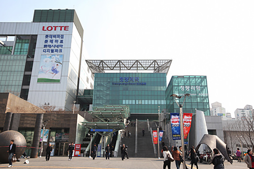 清凉里站
可在此换乘地铁1号线和京义中央线