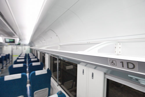 座位上方的的行李架