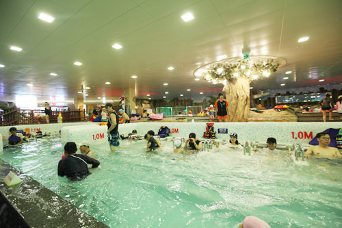 æ¡æ¿æ±&nbsp;

ææ¶¼æ¶¼çèº«å­å¨æº«æ°´è£æ³¡ä¸æ³¡ï¼å´æ³è¼æçææ©è®äººé¶éã