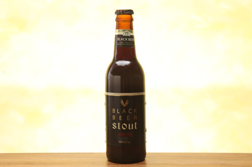 stout
使用德国产高级黑麦芽,味道浓郁,持续有泡沫。韩国人喜欢的爽快口感。
试饮感想:苦味重,泡沫细腻。