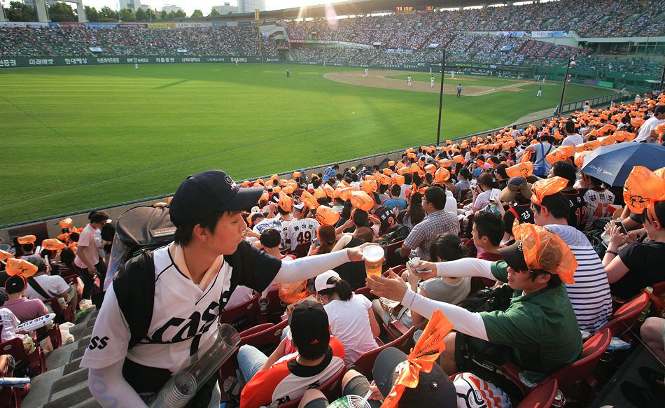 比赛中的啤酒销售员