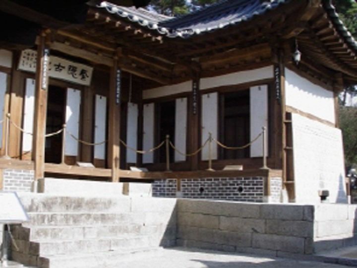 东别堂
1920年建造的,位于内室东边。一家人经常使用的地方。
※照片提供方:船桥庄