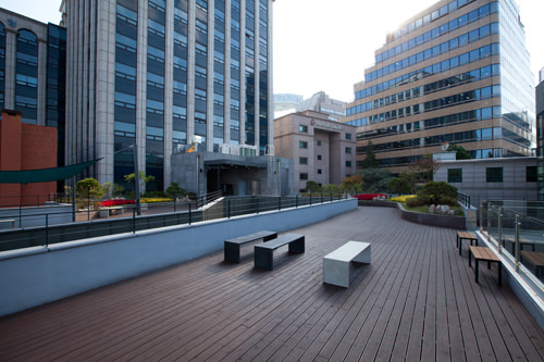 天空之间/新馆4层
仁寺洞MARU顶楼的休息空间