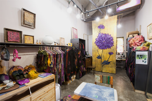 Cha and Park Collection/新馆
染料直供制作,色彩充满独创性的时尚生活用品店。