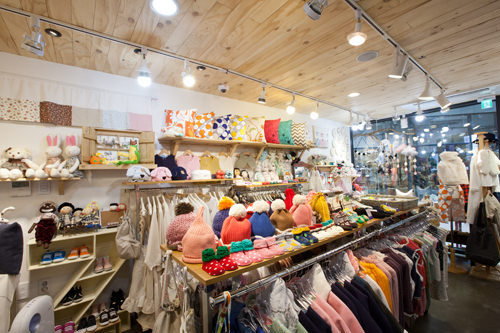 OGUOGU/新馆
手工制作的生活用品品牌,是父母、子女以及情侣之间选择暖心礼物的好去处。