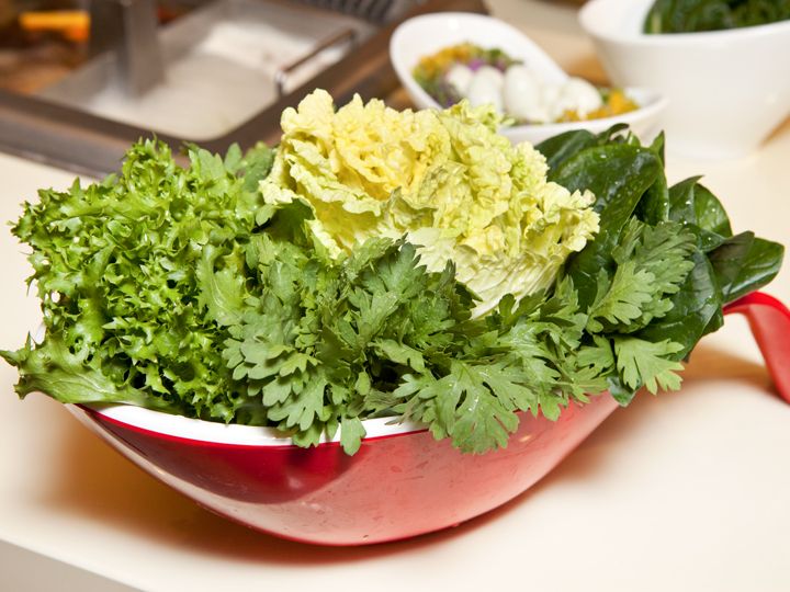 素菜拼盘(菠菜、蒿子秆、苦菊、白菜)