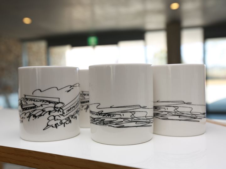 印有安藤忠雄素描的马克杯