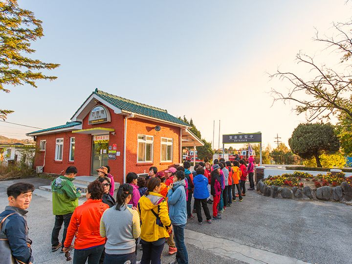 入口旁的售票处