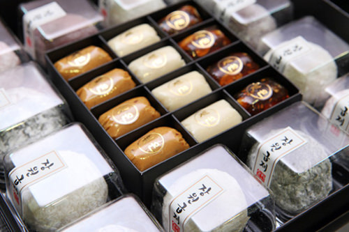 年糕和传统糖的礼物套盒