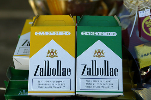 有“努力准备考试”的含义