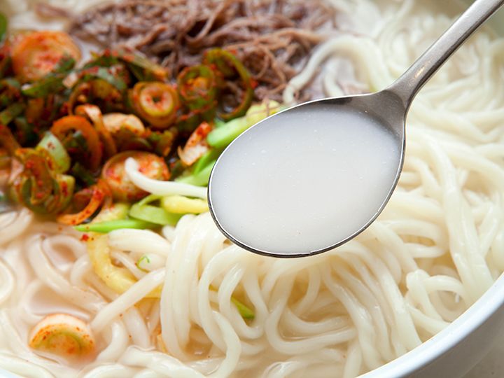 味道浓郁的汤汁