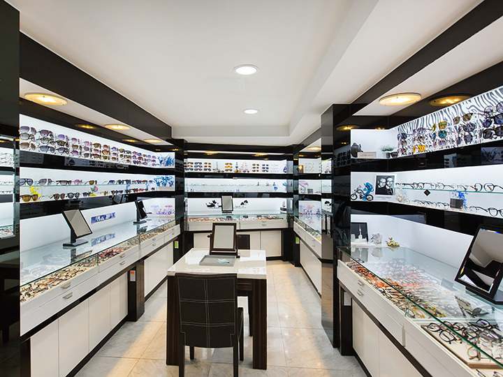 3层海外名牌眼镜应有尽有