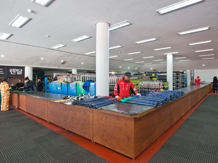 领取滑雪设备处