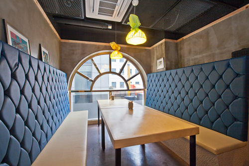 2层隐秘的小空间