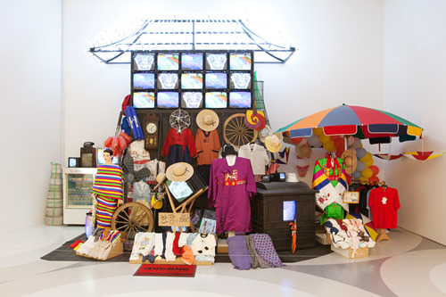 白南凖的《市场》