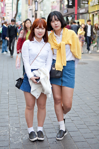 已经等待了两年…
他退役之后在休假中劈腿了,我在 facebook上知道这件时事之后和他分手的,我的2年算什么?...现在绝对不会再做这样的蠢事了!