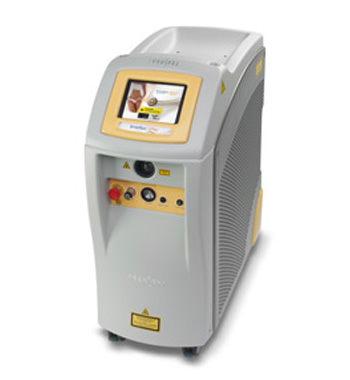 Smartlipo TPX
利用高周波溶解脂肪,对双下巴、脸颊、眼窝脂肪进行施术,还可提升皮肤、提高皮肤弹性